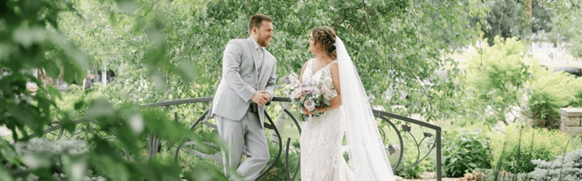 Real Minnesota Weddings 2 Miranda and Danny’s Rolling Ridge Wedding | Romantic Summer Wedding Inspiration